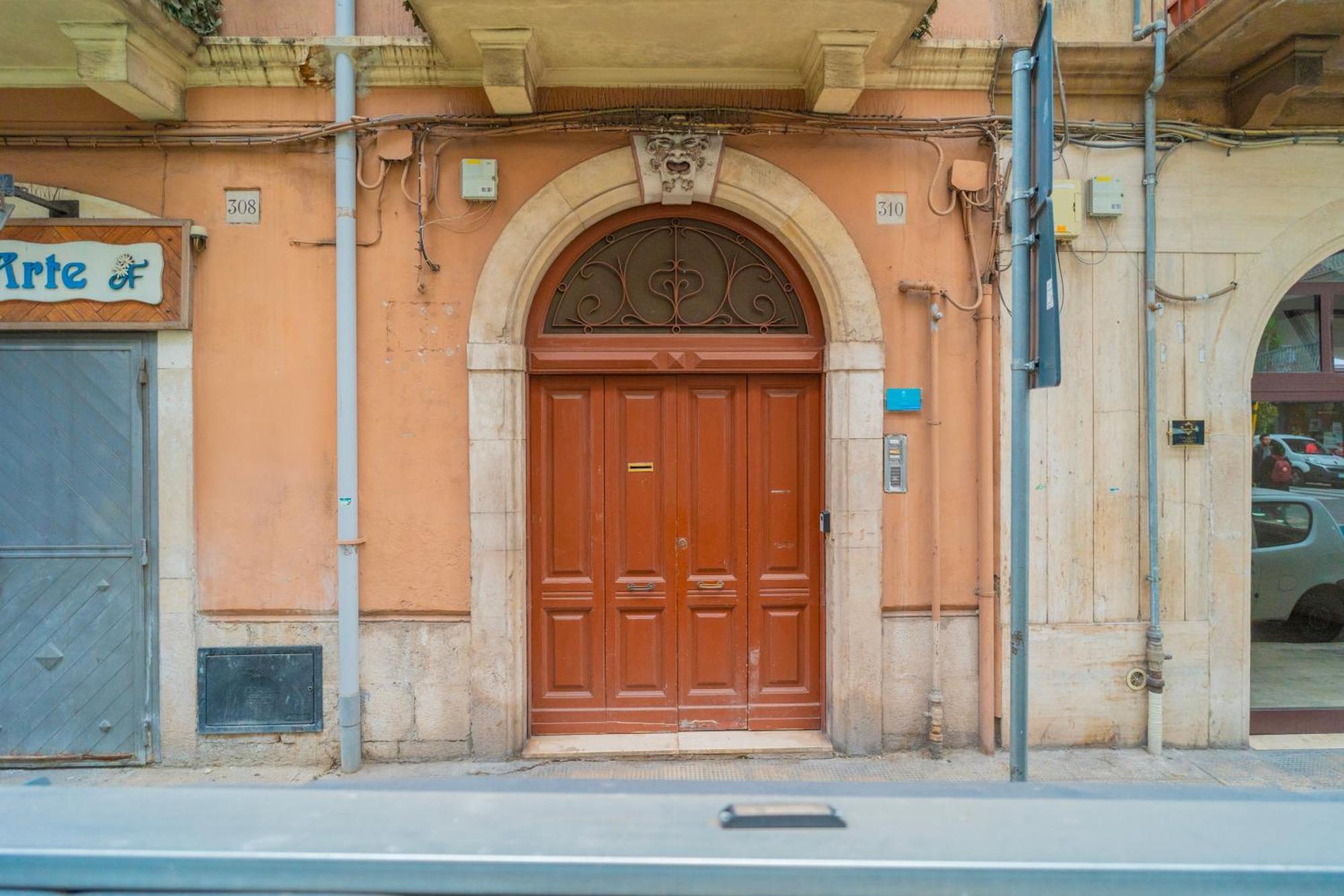 Ferienwohnung Dimora Dante 310 Bari Exterior foto