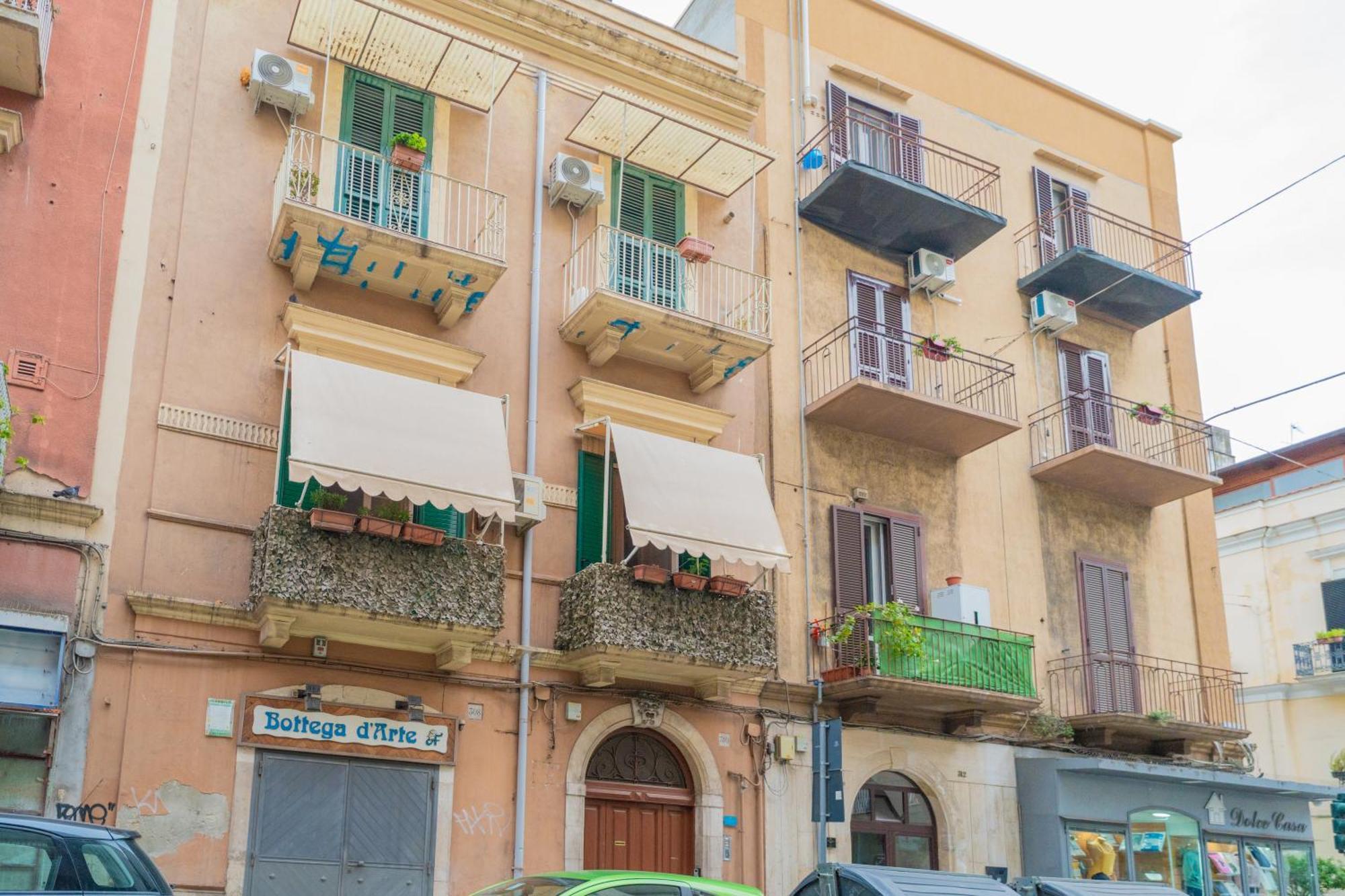 Ferienwohnung Dimora Dante 310 Bari Exterior foto